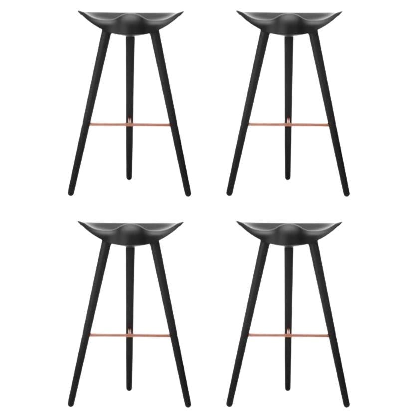 Ensemble de 4 tabourets de bar ML 42 en hêtre noir et cuivre par By Lassen