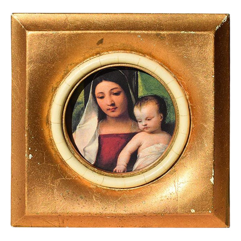 Petit cadre photo carré doré avec Madonna et enfant en vente