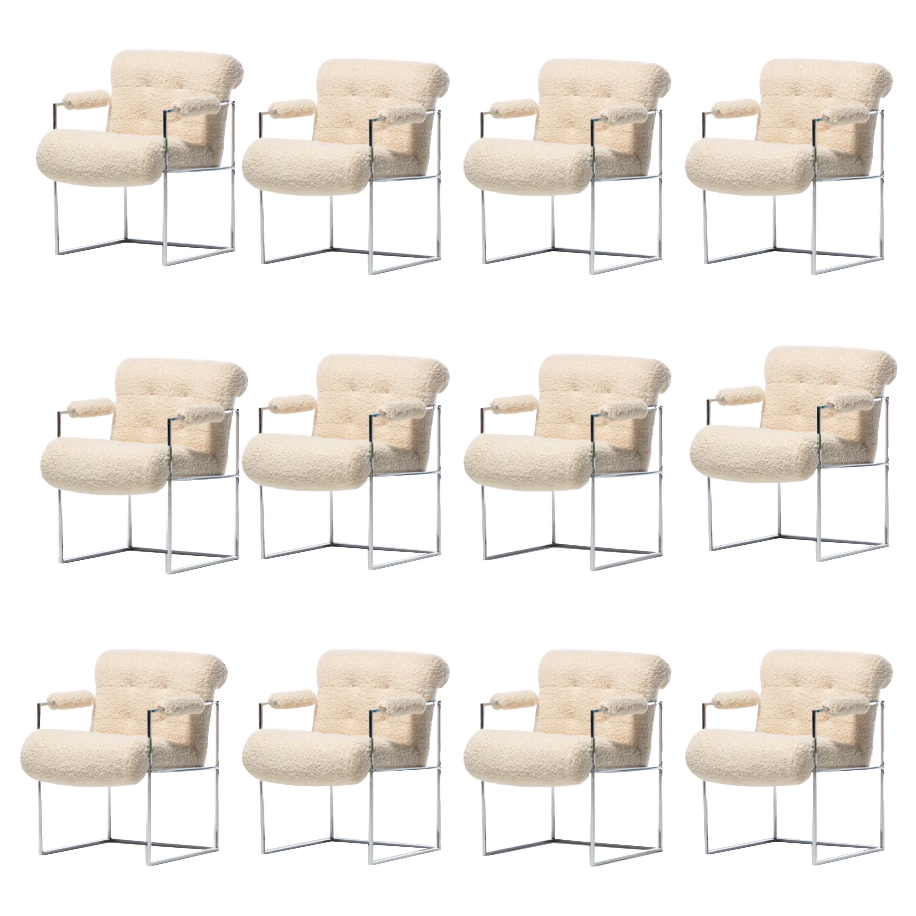 Milo Baughman Satz von 12 verchromten Esszimmerstühlen aus elfenbeinfarbenem Bouclé, um 1975