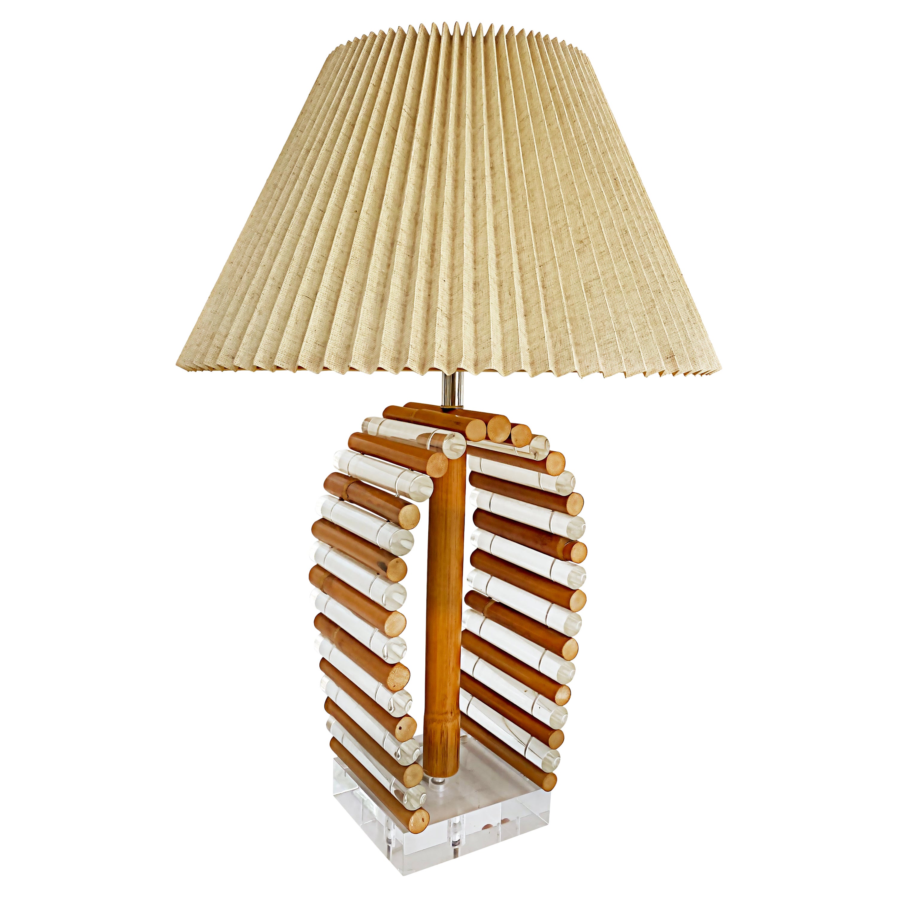 Mid-Century Modern Rattan Lucite Table Lamp with Original Finial For Sale