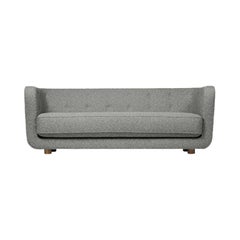 Sofá Sahco Nara Vilhelm gris y roble ahumado by Lassen