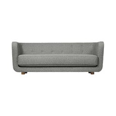 Sahco Nara Vilhelm-Sofa aus grauer und rauchfarbener Eiche von Lassen