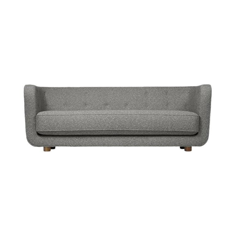 Hallingdal Vilhelm-Sofa aus grauer und rauchfarbener Eiche von Lassen im Angebot