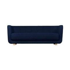 Hallingdal Vilhelm-Sofa aus blauer und natürlicher Eiche von Lassen