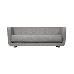 Sahco Zero Vilhelm-Sofa aus grauer und rauchfarbener Eiche von Lassen