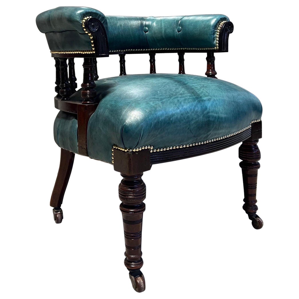 Chaise de capitaine de bibliothèque ancienne du 19ème siècle en cuir aqua marine teint à la main en vente