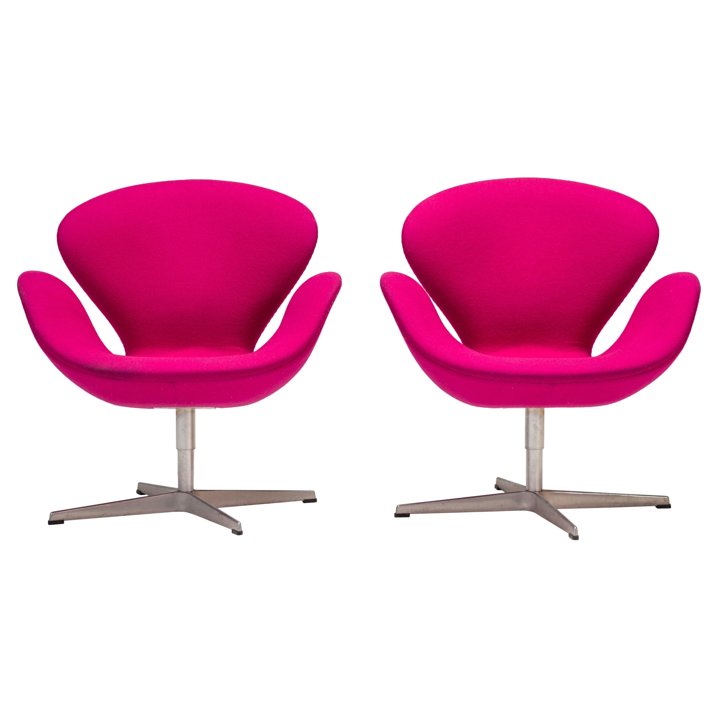 Arne Jacobsen for Fritz Hansen Purple Swan Swivel Armchair, Set of Two For Sale