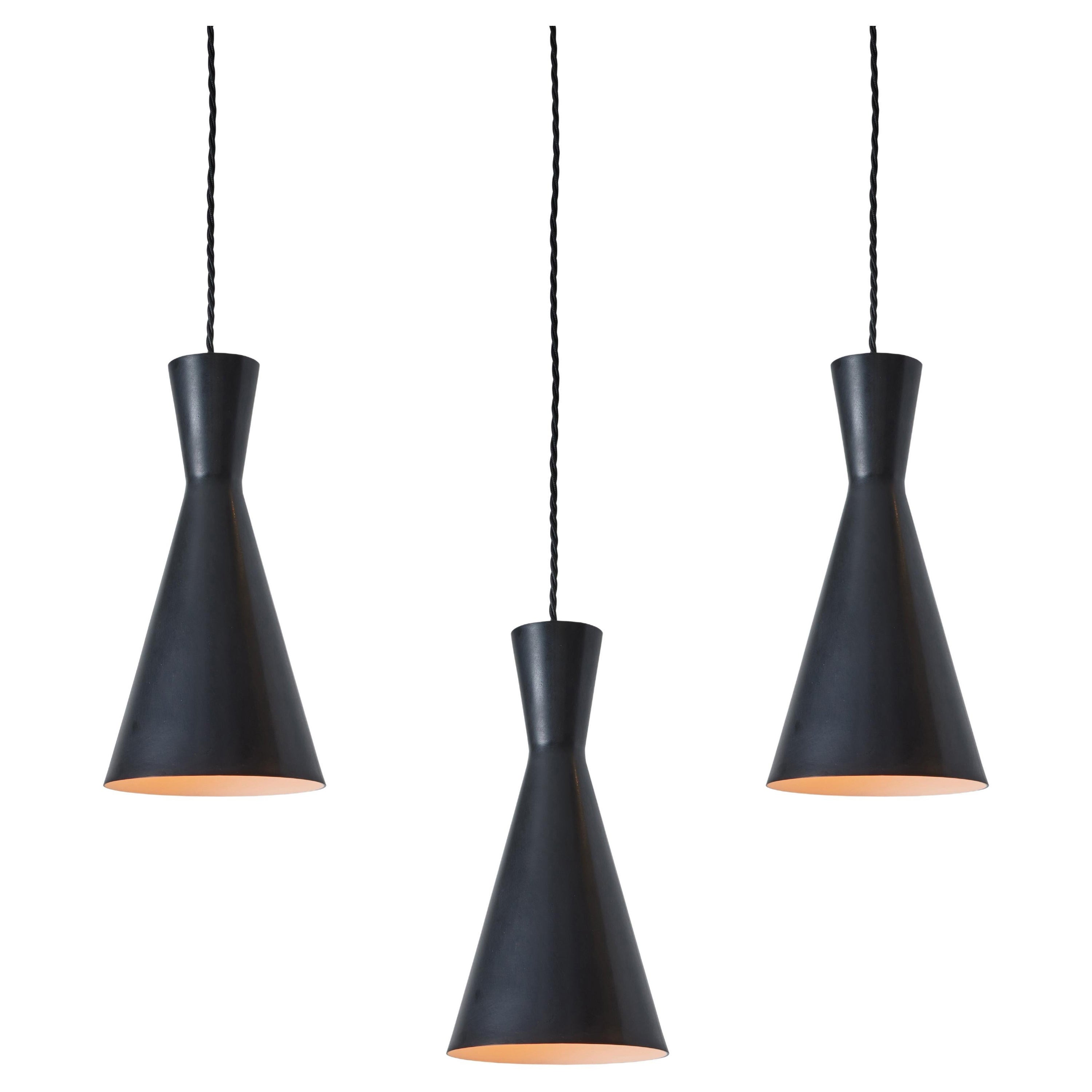 Lampe à suspension Diabolo en métal noir des années 1950 attribuée à Stilnovo