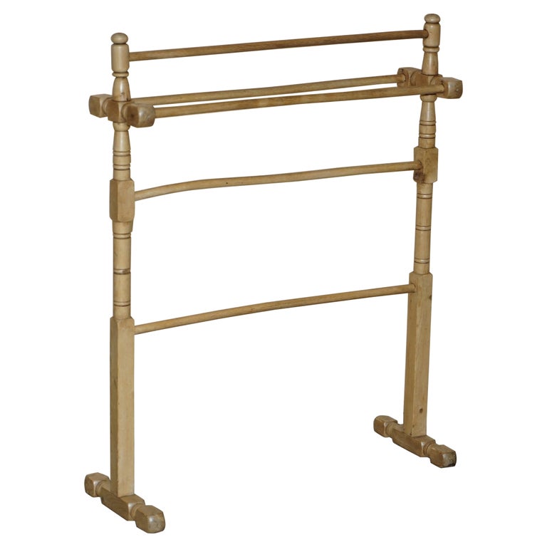 Stunning Antique circa 1880 Victorian Pine Towel Rail Elegant Turned Design  For Sale at 1stDibs