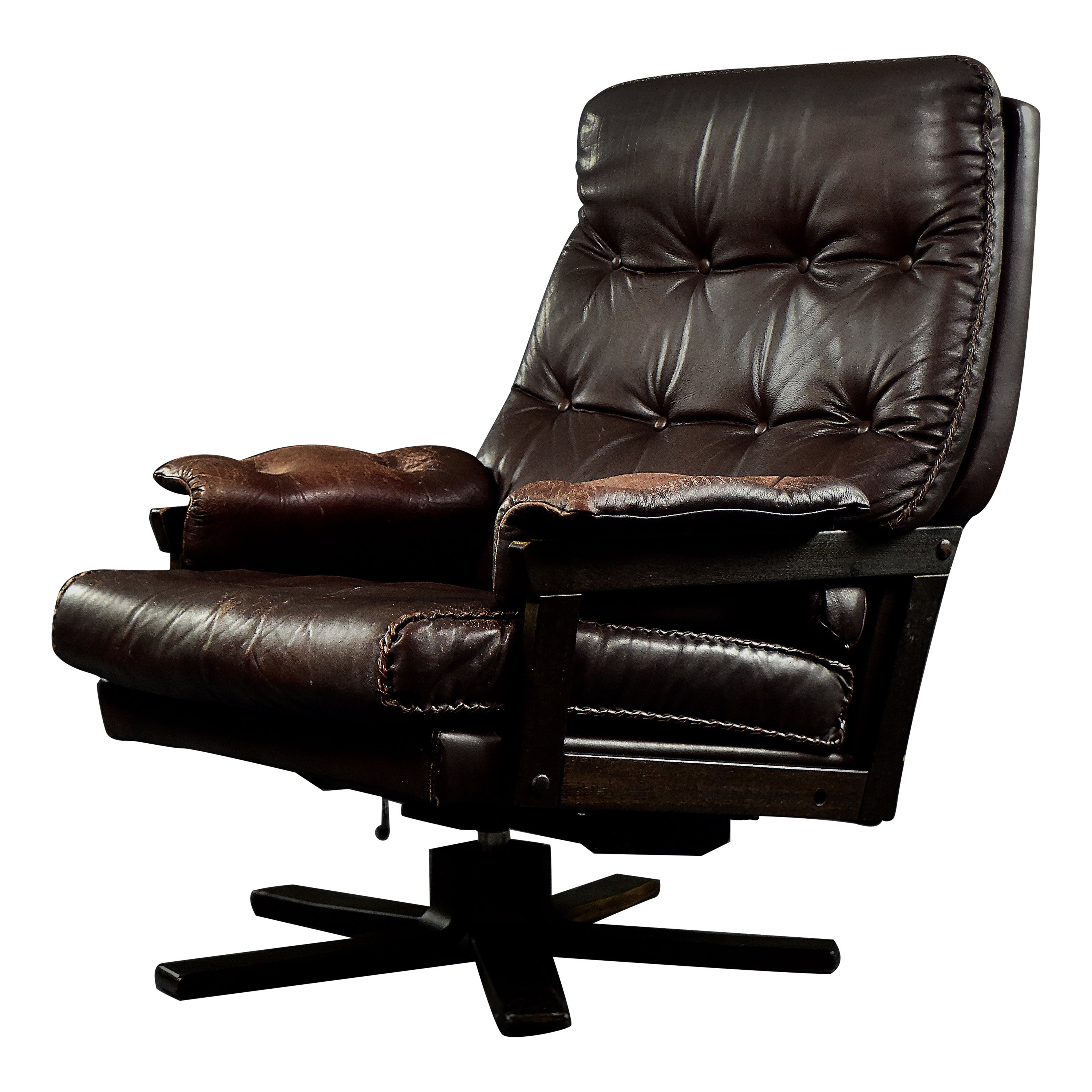 Vintage Mid-Century Scandinavian Modern Executive Swivel Chair en cuir marron