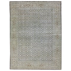 Tapis persan Tabriz Allover en laine fait à la main gris et beige, années 1900