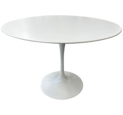 Knoll Saarinen Round Table