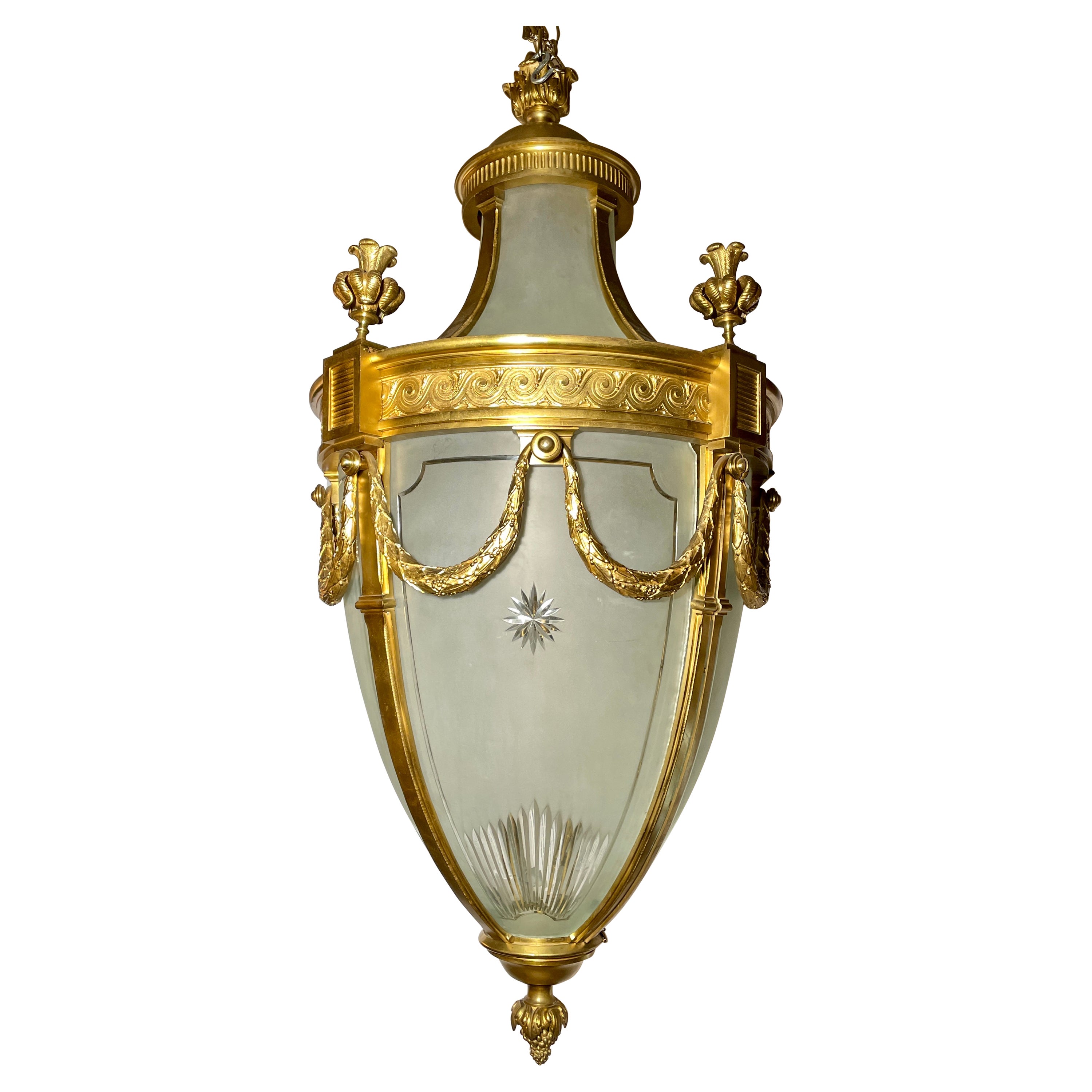 Große antike französische Belle-Époque-Laterne aus Goldbronze und geätztem Glas, um 1890 im Angebot