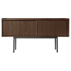 Buffet en bois massif Sipario, finition en frêne marron, 2 portes, contemporain