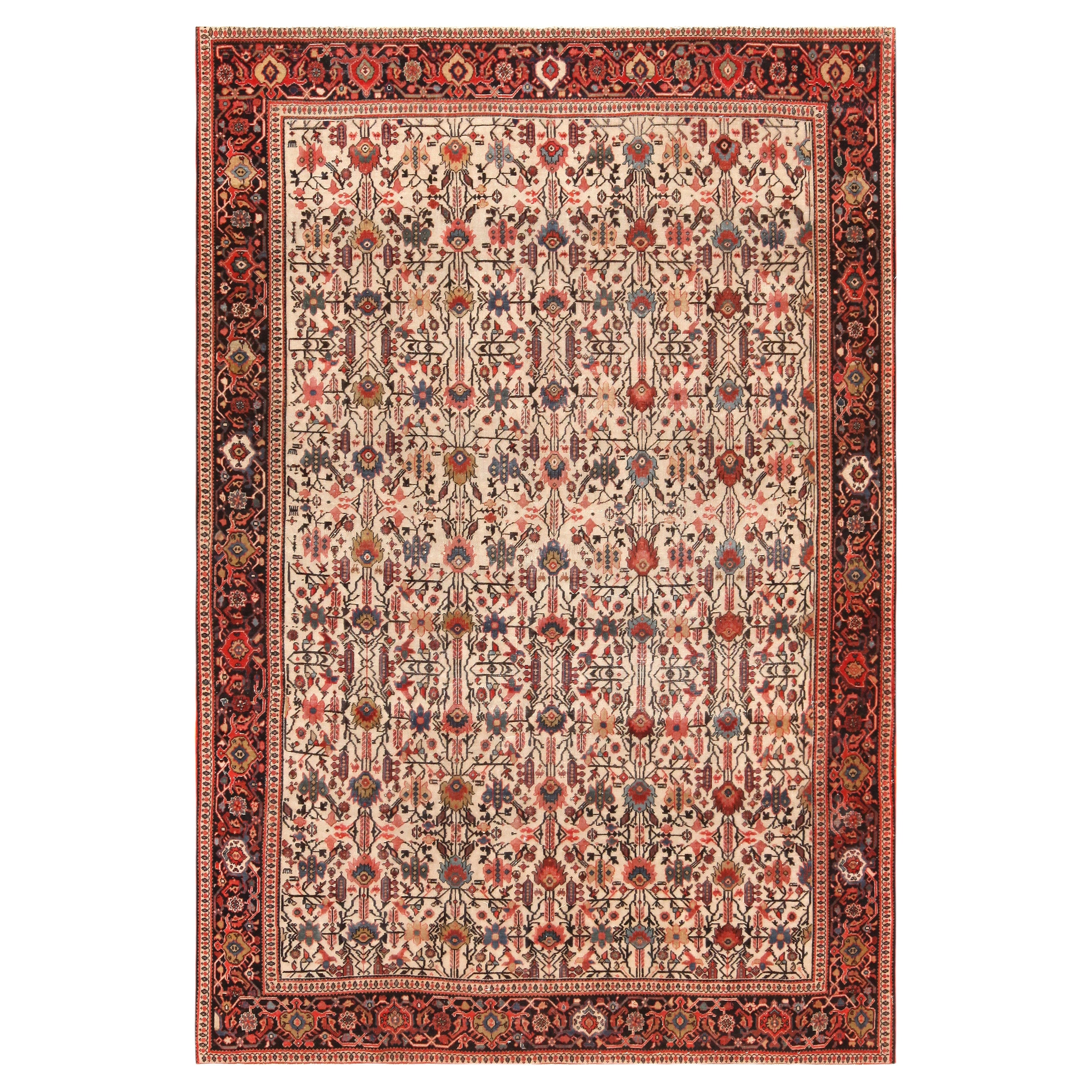 Antique Persian Sarouk Farahan Rug. 4 ft 4 in x 6 ft 6 in For Sale