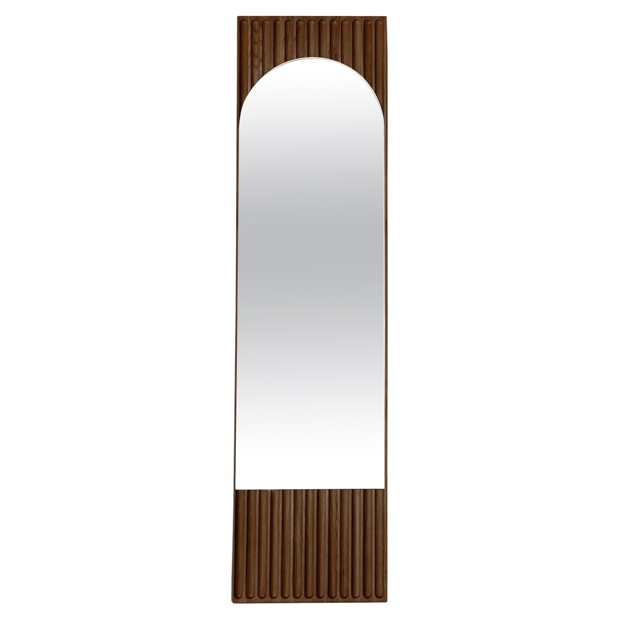 Sesto, rechteckiger Spiegel aus Massivholz, Esche in brauner Oberfläche, zeitgenössisch