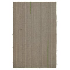 Tapis Kilim contemporain de Rug & Kilim en gris avec des accents verts et bruns