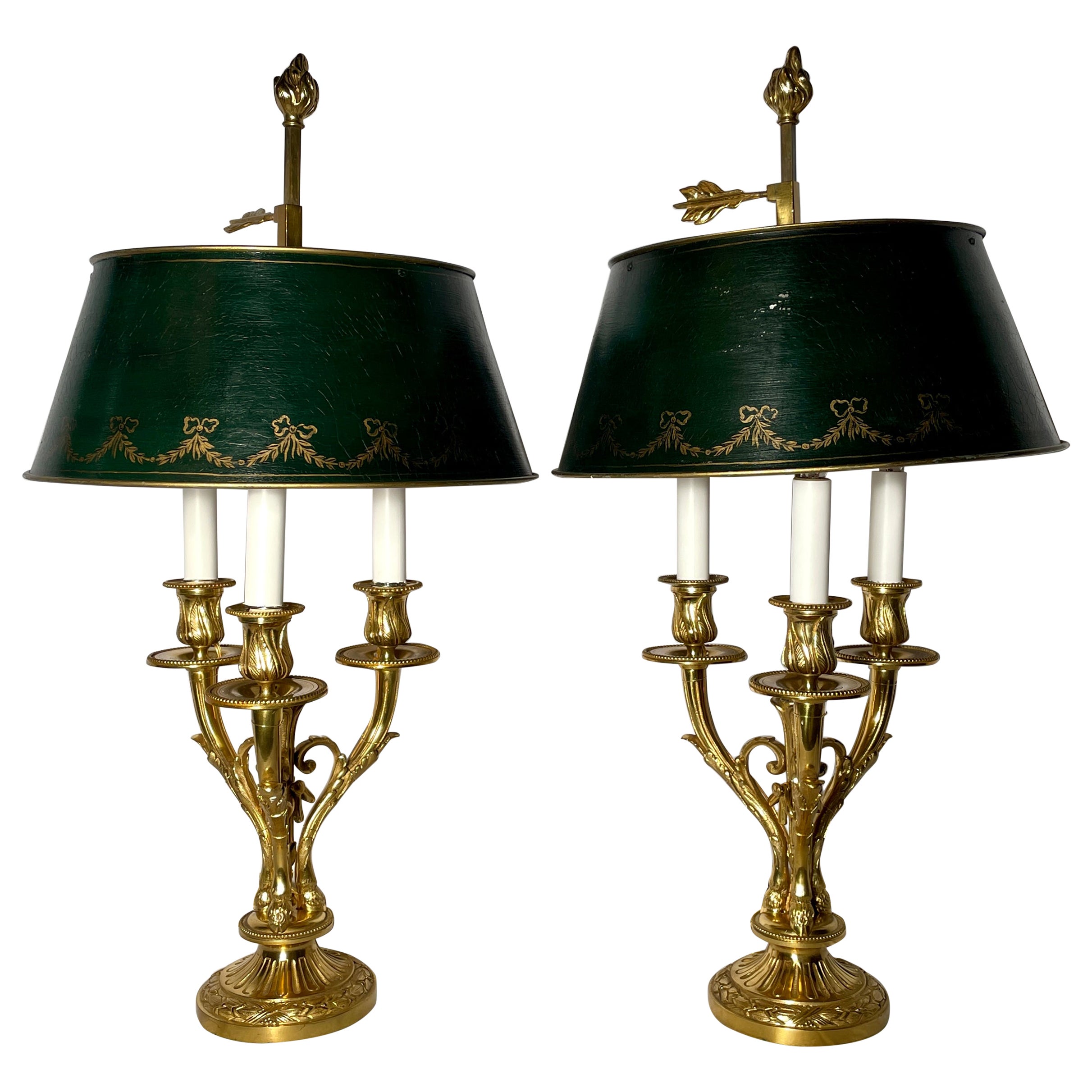 Paire de lampes bouillotte françaises anciennes en bronze d'or, vers 1890. en vente