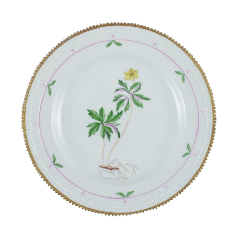 Royal Copenhagen Flora Danica Style Dinner Plate with Floral Motif, 1920s/1930s
