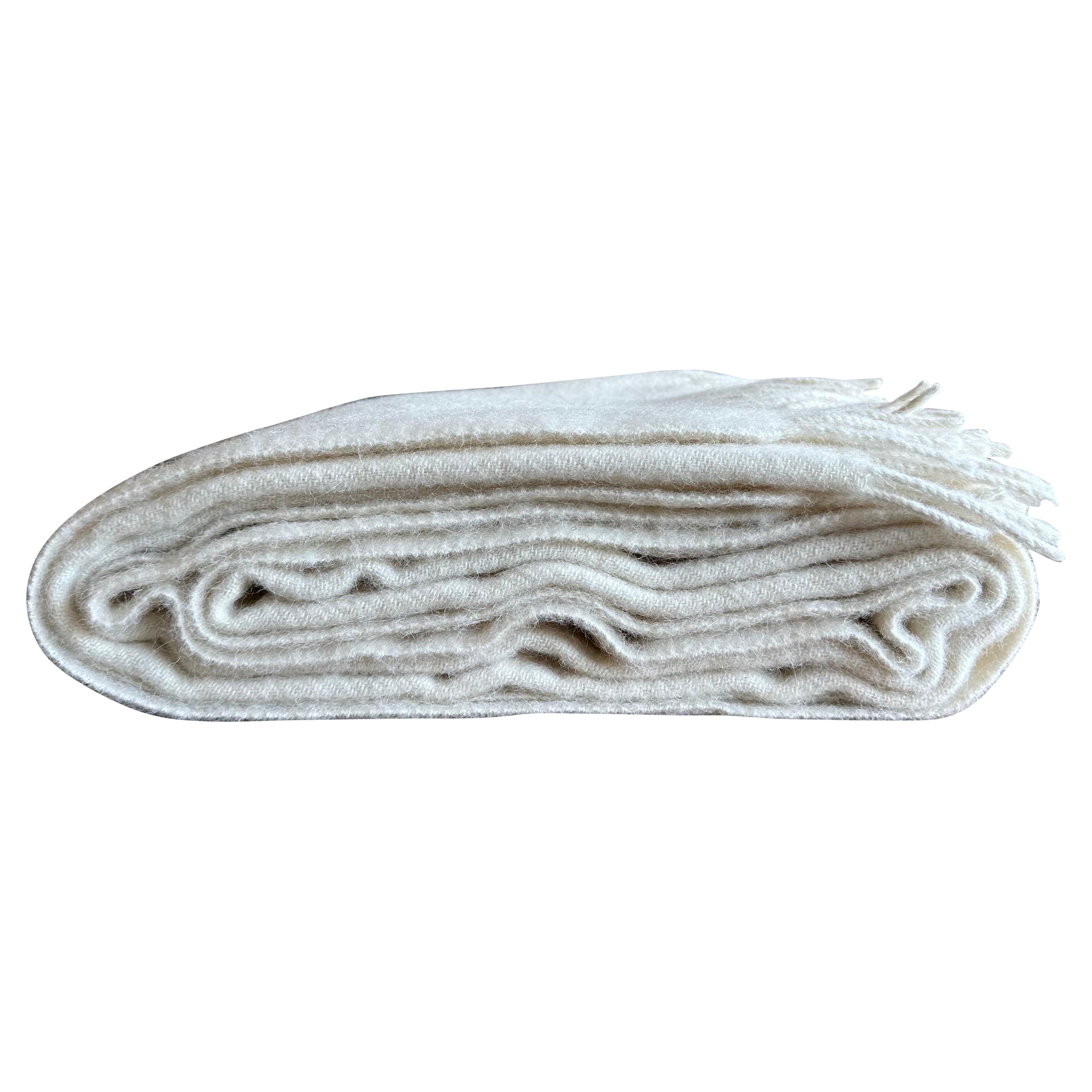 Mason - Plaid en laine d'alpaga en peluche avec frange en crème