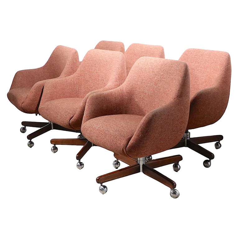 Set of 6 Swivel Tilt Office Desk Dining Chairs After Saarinen C. 1970s