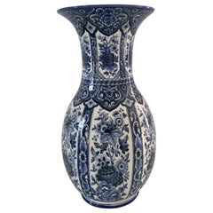 Vintage Delfts Blue and White chinoiserie Porcelain Vase