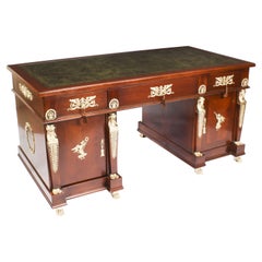 Bureau français ancien de style Empire monté en bronze doré du 19ème siècle