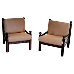 Paire de chaises en cuir attribuées à Sergio Rodriguez 