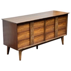 Mid-Century Modern Bassett-Kommode mit 6 Schubladen und Schwalbenschwanz-Schubladen 