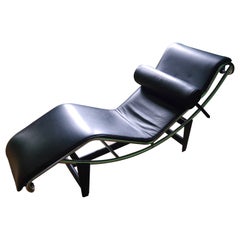LC 4 Chaise longue Le Corbusier by Cassina