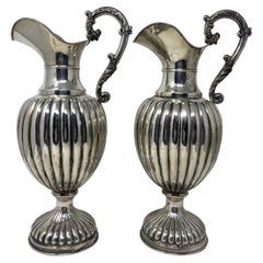 Pareja de jarras o cántaros antiguos franceses de plata de ley, hacia 1860