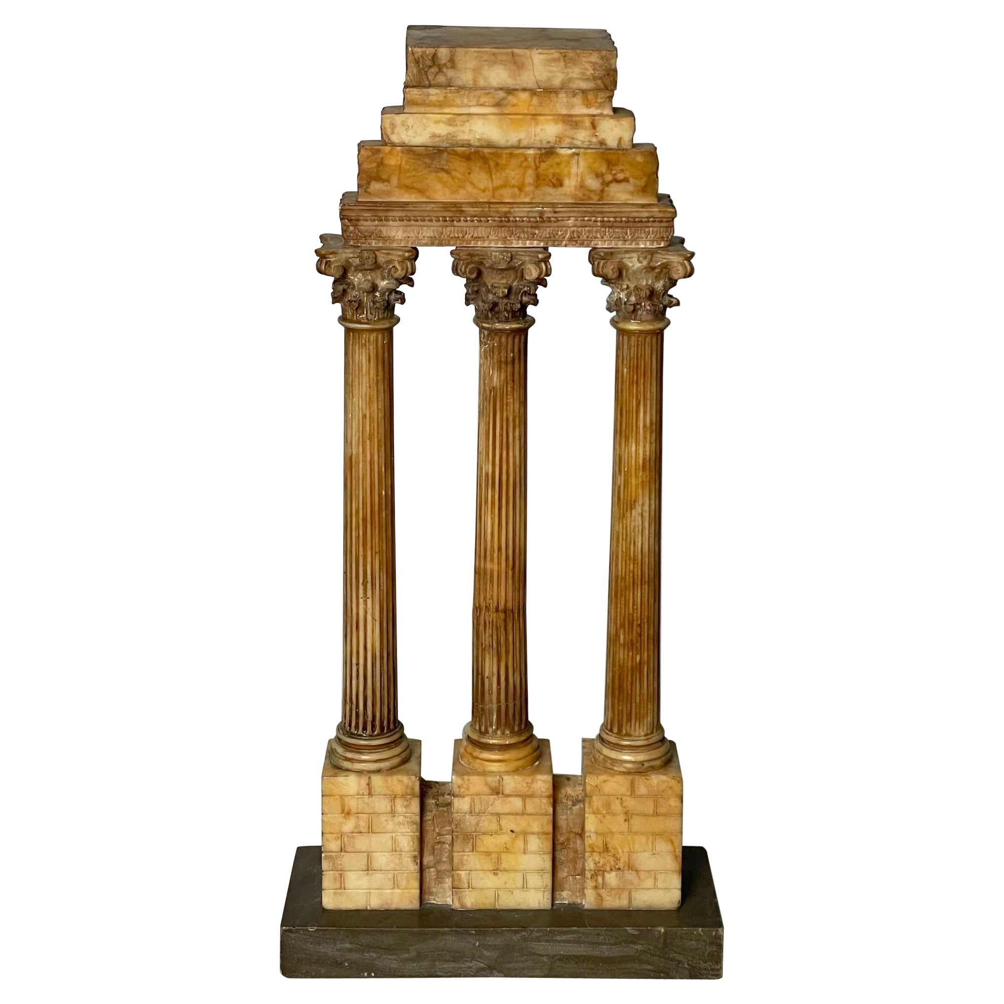Petit modèle italien de ruines Grand Tour, marbre de Sienne, statue/sculpture en vente