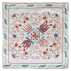 Revêtement de coussin 100 % soie, broderie à la main, décoration intérieure, fabriqué en Ouzbékistan 18"x19"