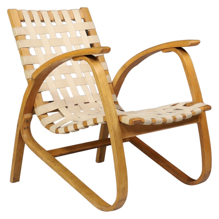 Jan Vaněk Blond Lounge Chair in Bentwood and Canvas, Praque, 1940s For Sale  at 1stDibs
