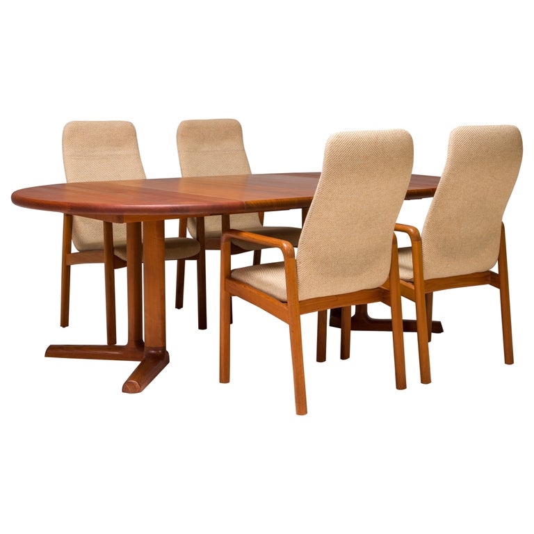 Dyrlund table de salle à manger à rallonge en teck et ensemble de 4 chaises,  années 1960 En vente sur 1stDibs