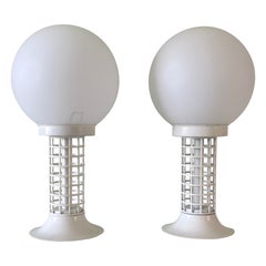 Coppia di lampade da tavolo moderniste bianche d'epoca
