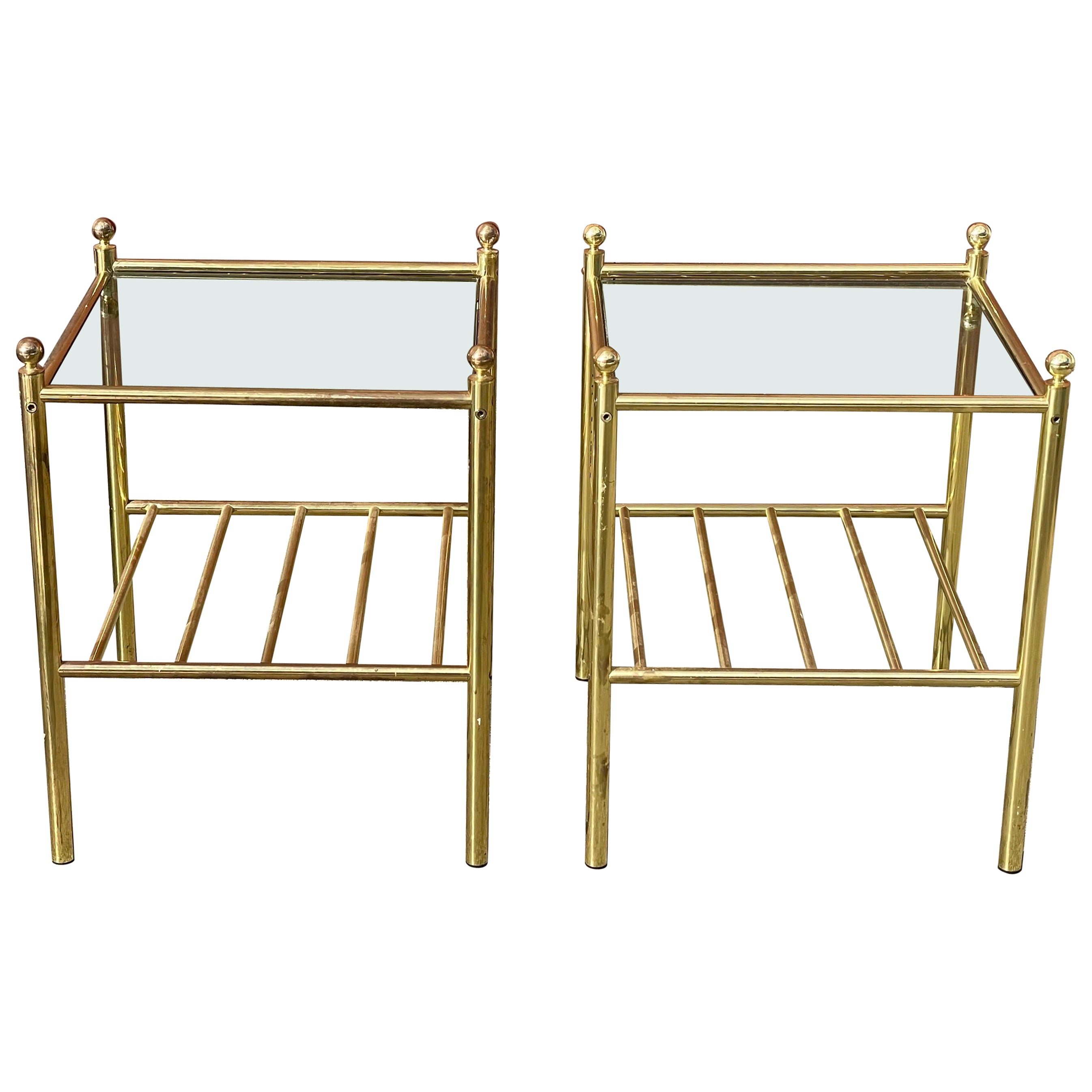 Set of Italian 1980s Mid-Century Modern Nightstands in Brass and Glass For Sale