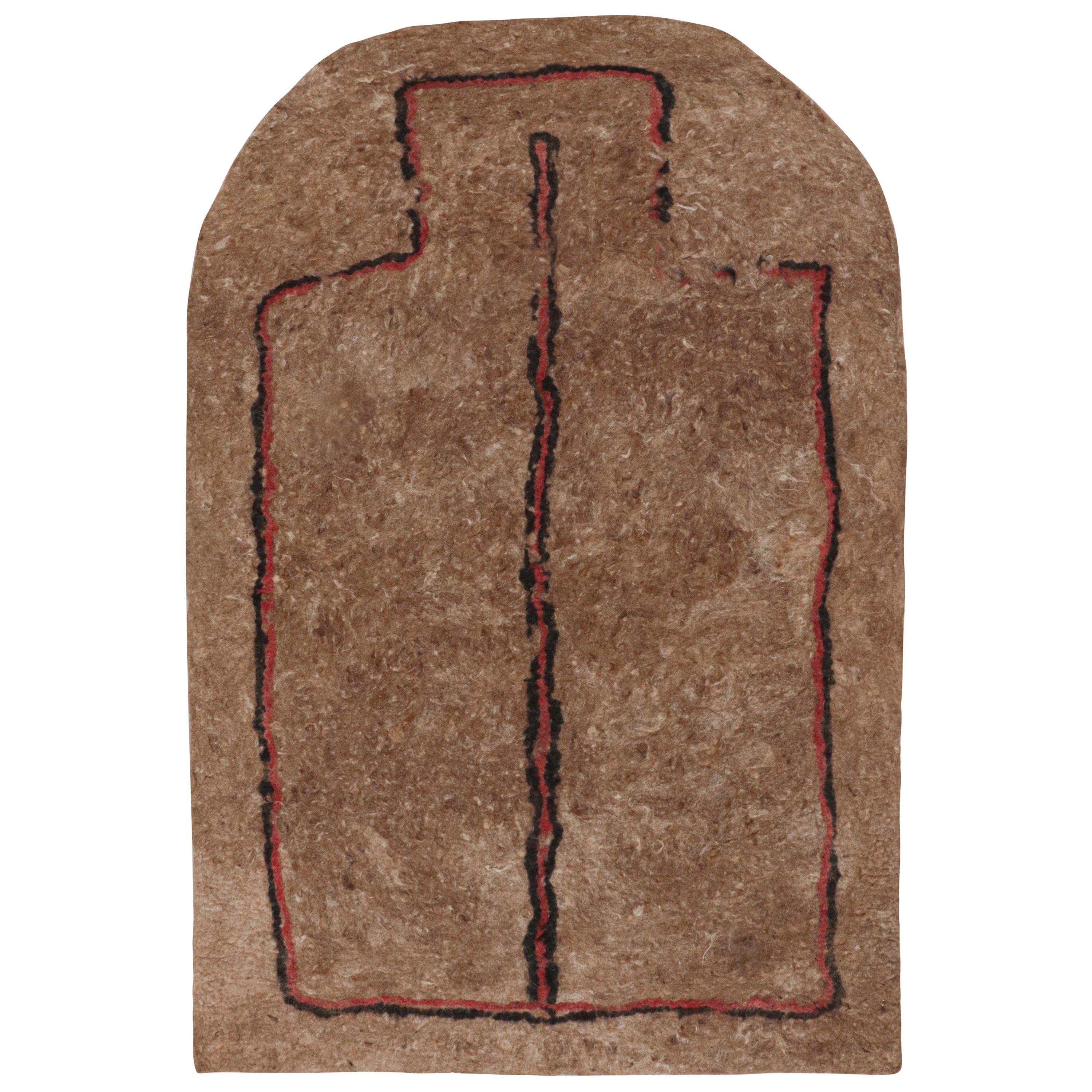 Tapis persan vintage feutré marron à motif géométrique de Rug & Kilim