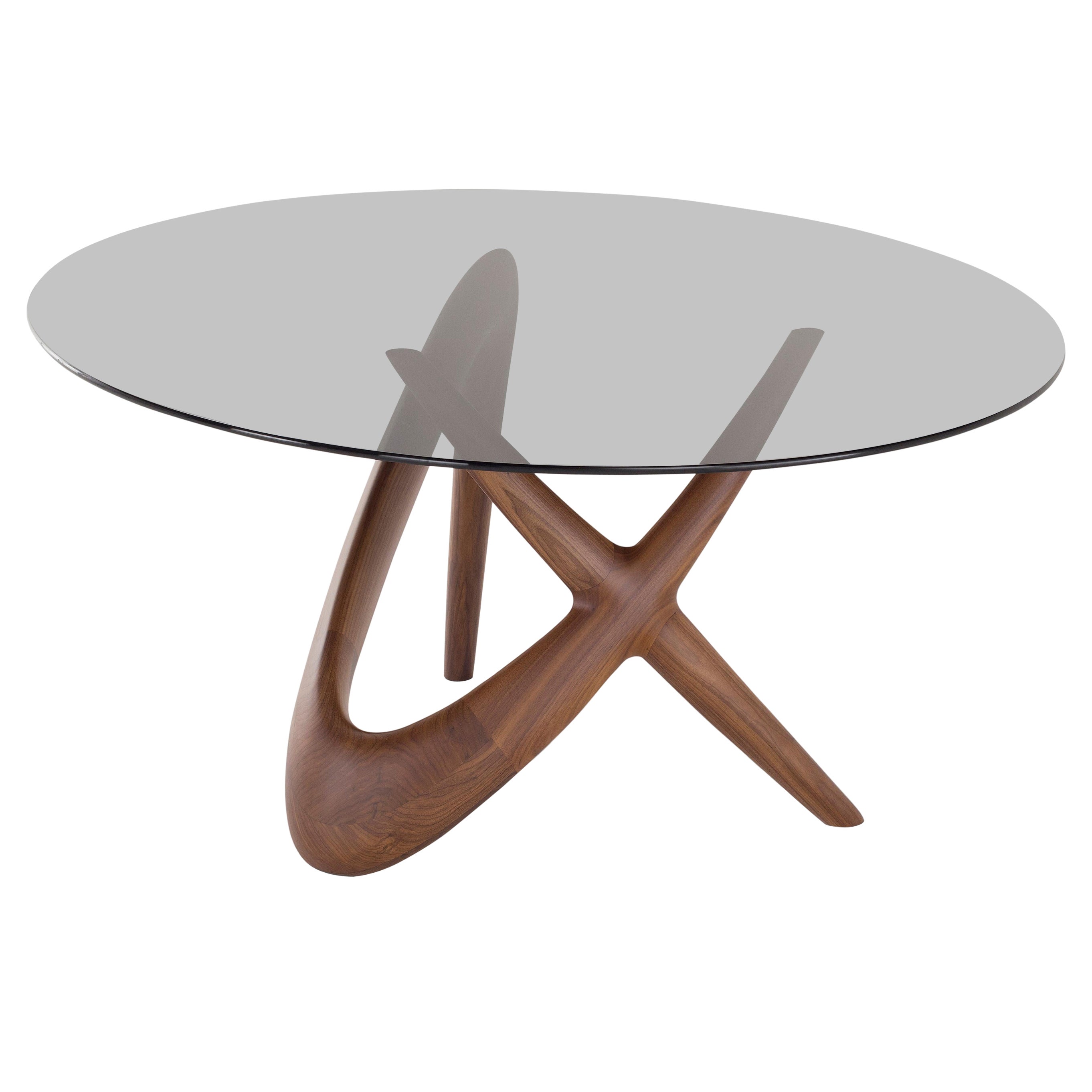 Table ronde contemporaine « Nx », base en bois et plateau fumé en vente