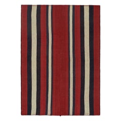 Tapis Kilim persan vintage à rayures rouges, bleues et blanches par Kilim