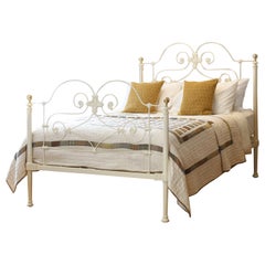 Cast Iron Antique Bed in Cream, MK271