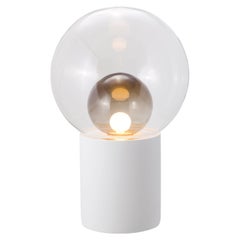 Lampadaire Boule haut transparent gris et blanc fumé par Pulpo