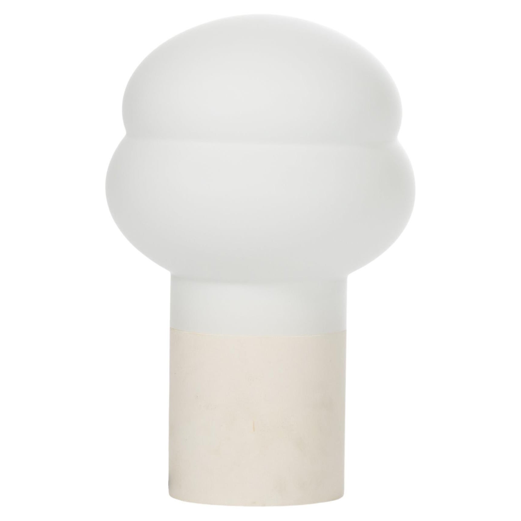 Kumo Stehlampe aus weißem Acetato mit hohem weißem Sockel von Pulpo