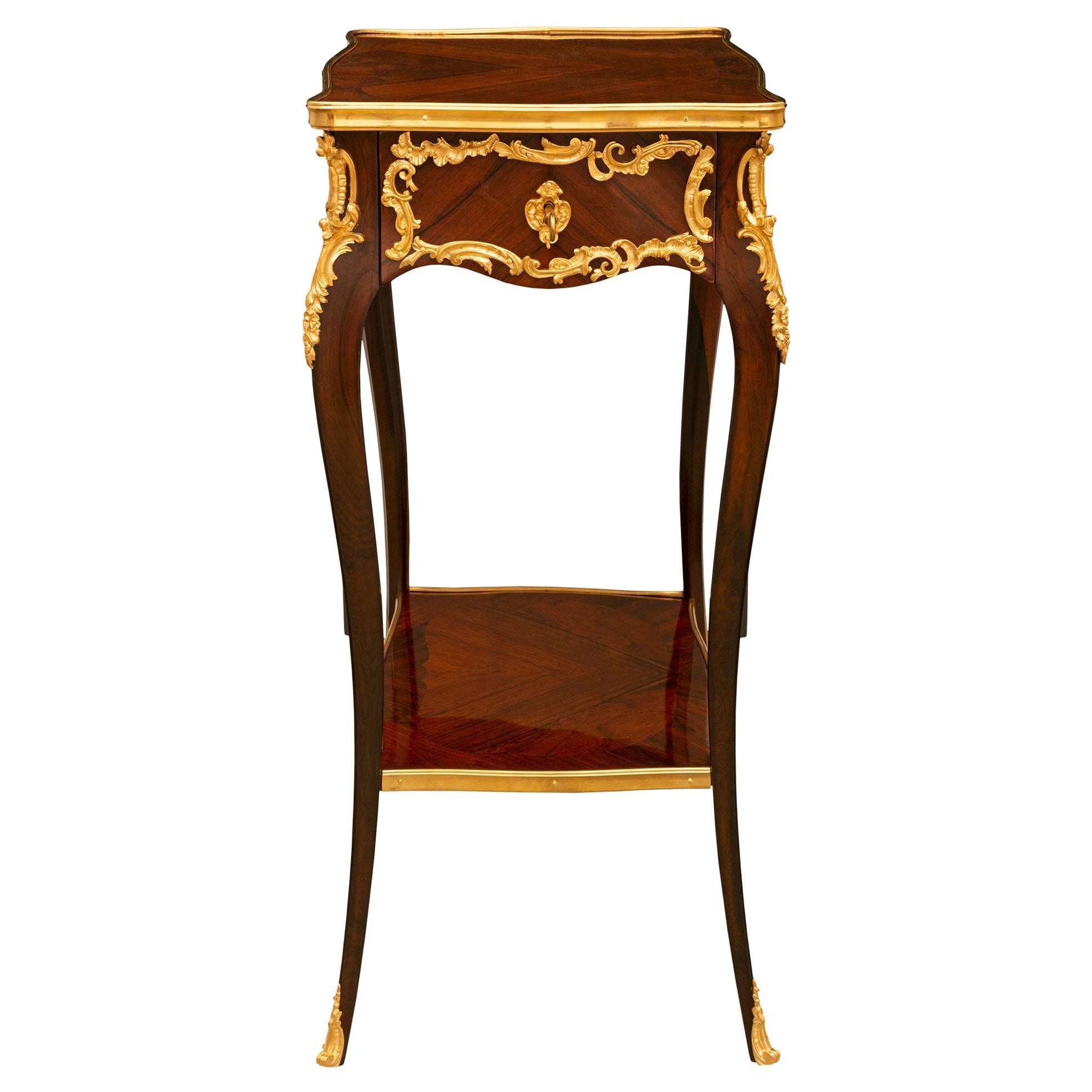 Table d'appoint en bois de roi et bronze doré Louis XV du XIXe siècle