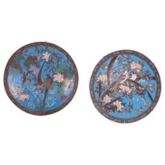 Ensemble de deux grands plats cloisonnés, Japon, 19e siècle