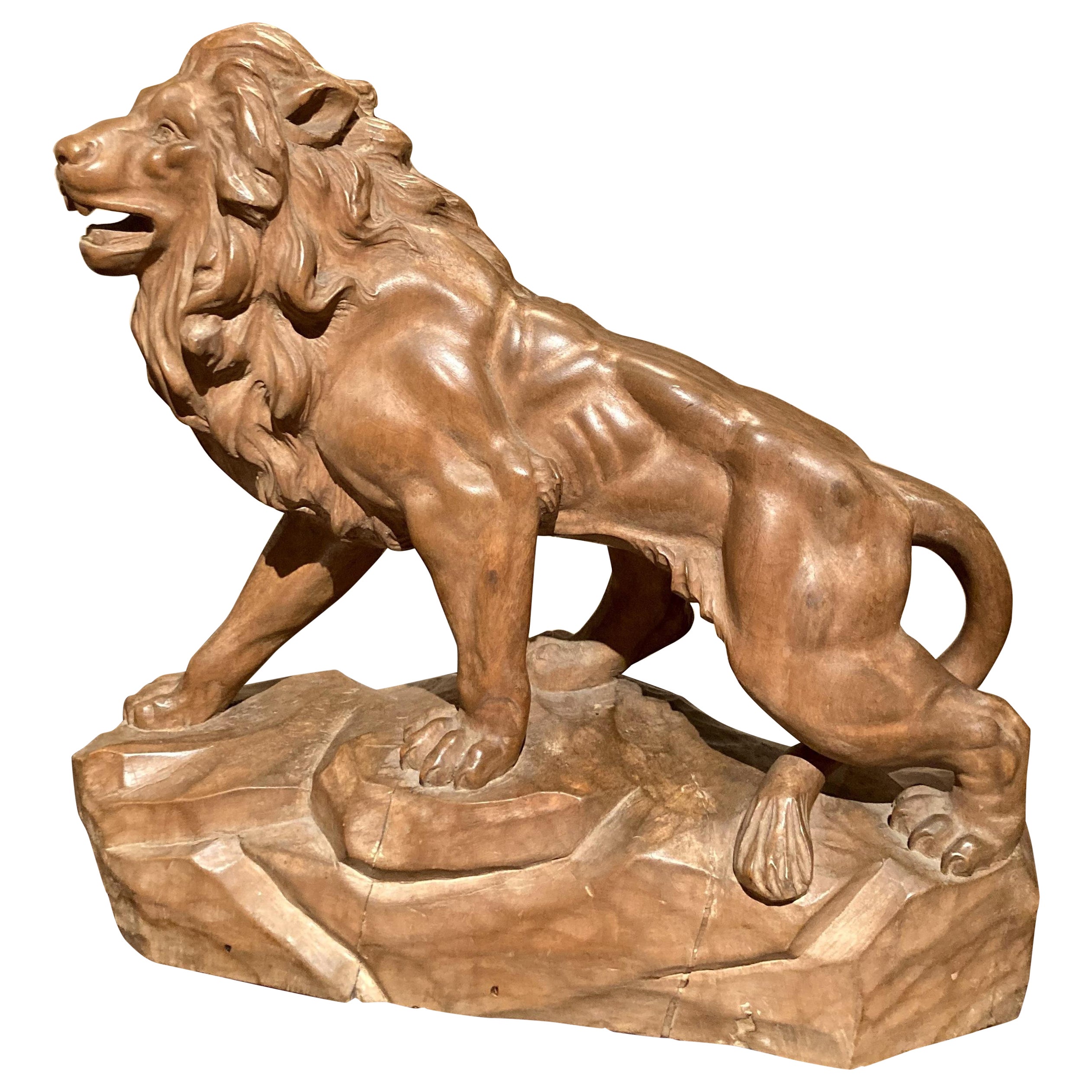 Italian 19th Century Big Scale Hand Carved Table Top Wood Lion Sculpture For Sale