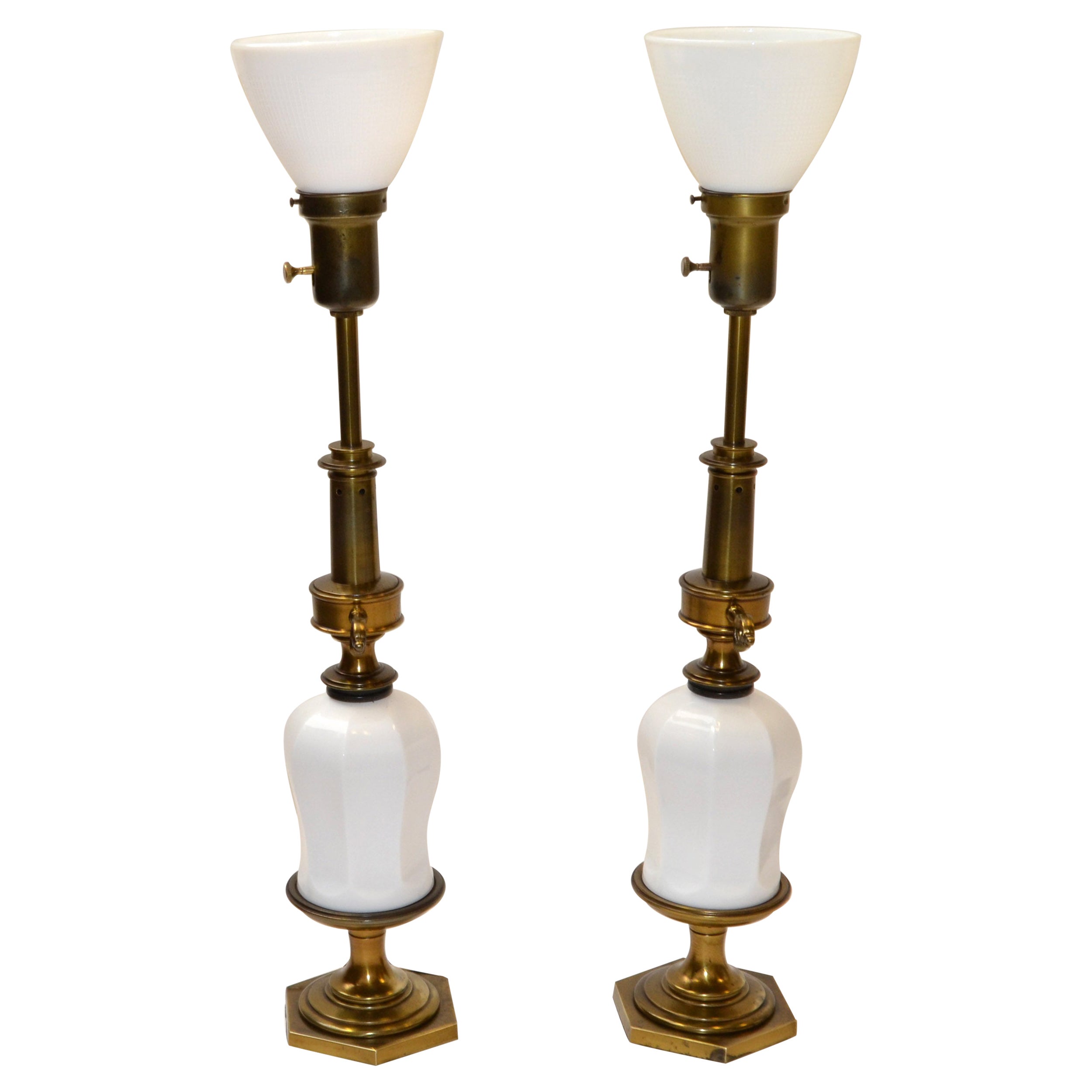 Pair Stiffel Style Brass Porcelain Milk Glass Globe Table Lamps Chinoiserie 1950 For Sale