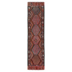 Tapis de couloir Kilim persan Ghazvin vintage à motifs géométriques par Rug & Kilim