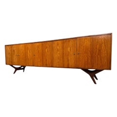 Crédence moderne brésilienne en bois dur de Caviuna par Forma Moderns, années 1960, Brésil