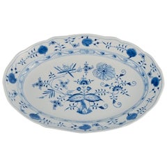 Meissen, plat ovale en porcelaine à oignons bleus. Environ 1900. 